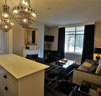 City Life Apartment-full kitchen  separate bedroom - Taree Accommodation