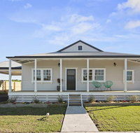 Cloverdale Cottage - Taree Accommodation