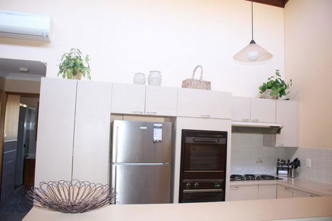 Coastal Retreat Unit 3 - Taree Accommodation 0