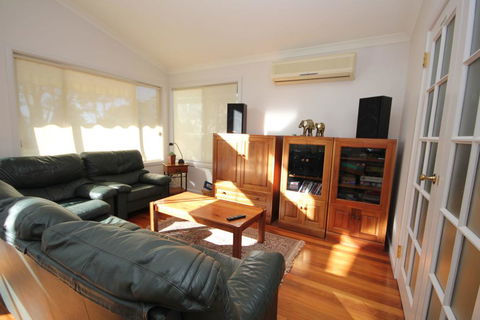 COLMER HOUSE At Dunbogan - Taree Accommodation 3