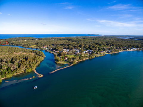 COLMER HOUSE At Dunbogan - Taree Accommodation 0