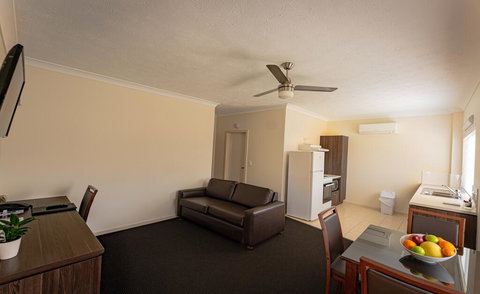 Comfort Inn And Suites Robertson Gardens - Taree Accommodation 1