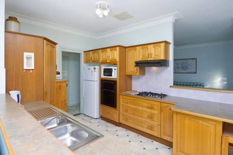 Cook St 4 - Salamander Bay - Taree Accommodation 3