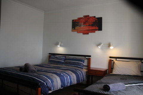 Coolgardie GoldRush Motels - Taree Accommodation 2