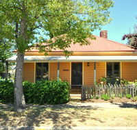 Cooma Cottage - Taree Accommodation