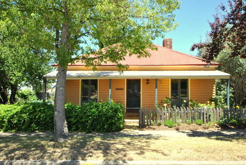 Cooma Cottage - Taree Accommodation 0