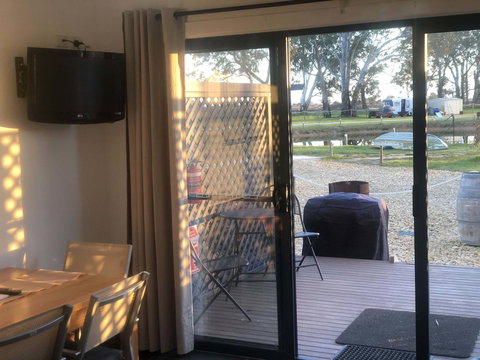 Coonawarra Cabins Unit D - Taree Accommodation 2