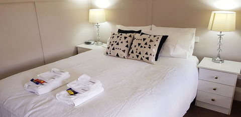 Coppers Hill Private Accommodation - Taree Accommodation 2