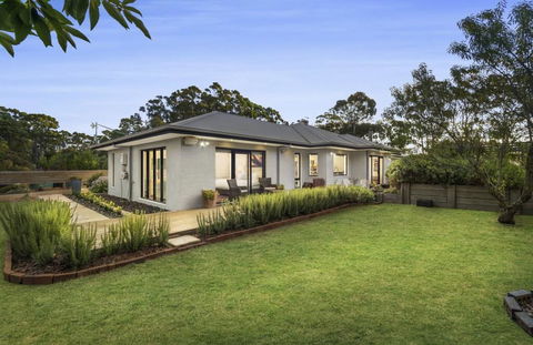 Corinella House - Taree Accommodation 0