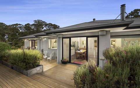 Corinella House - Taree Accommodation 1