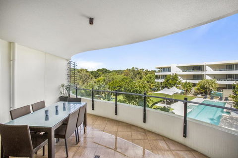 COTTON BEACH APARTMENT 33 WITH POOL VIEWS - Taree Accommodation 2