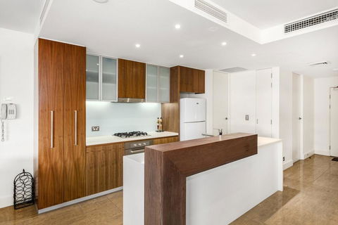 COTTON BEACH APARTMENT 33 WITH POOL VIEWS - Taree Accommodation 1