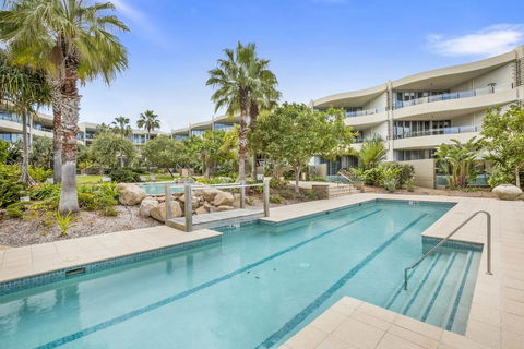 COTTON BEACH APARTMENT 33 WITH POOL VIEWS - Taree Accommodation 0