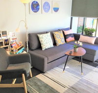 Cozy homely apartment CBR central - Taree Accommodation
