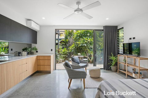 Crows Nest - Taree Accommodation 0
