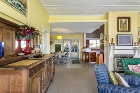 Dalmuir Homestead - Walk To Dromana Beach - Taree Accommodation 0