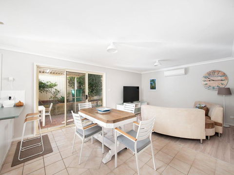Dalton House@Nelson Bay - Taree Accommodation 0
