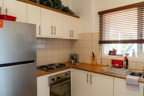 Delightful 3 Bedroom Apartment Near Chapel Street In St Kilda - Taree Accommodation 2