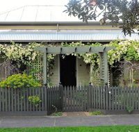 Delightful Cottage - Taree Accommodation