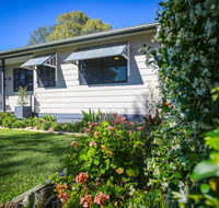 Dell-Lee Cottage - Taree Accommodation