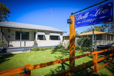 Dell-Lee Cottage - Taree Accommodation 1