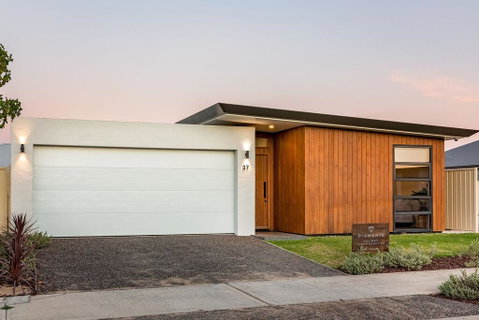 Diamante - Taree Accommodation 2