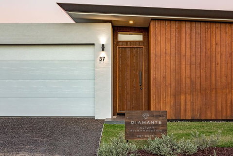 Diamante - Taree Accommodation 1