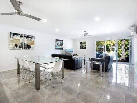 Diamond Beach 3 Bedroom Poolside Apartment - Taree Accommodation 0