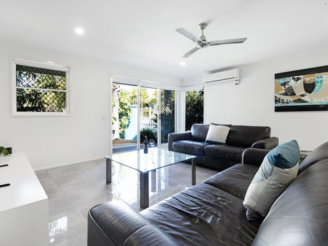 Diamond Beach 3 Bedroom Poolside Apartment - Taree Accommodation 3