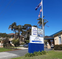 Dolphins of Mollymook Motel and Fifth Green Apartments - Taree Accommodation