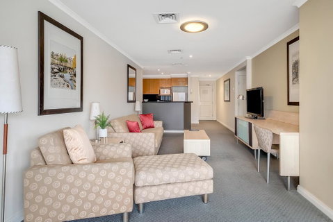 DREAM HARBOUR VIEW 2 BRM // GYM, POOL And PARKING - Taree Accommodation 3