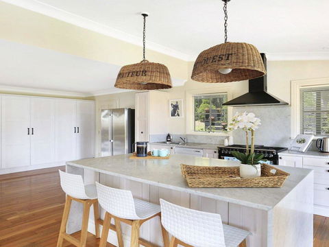 Duncraig House - Open Fireplace, Spa, Pet Friendly - Taree Accommodation 3