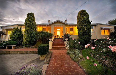 Dunmoylen House - Taree Accommodation 0