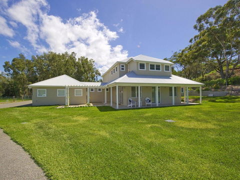 Echo Beach House, 16 Reflections Dr - Luxurious House With Magnificent Pool And Ducted Air - Taree Accommodation 0