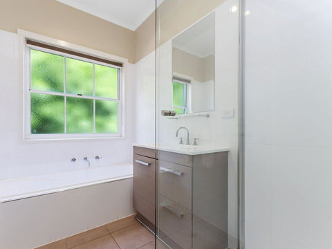 Elizas Townhouse - Taree Accommodation 0