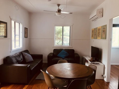 Ella May Holiday Flats - Taree Accommodation 2
