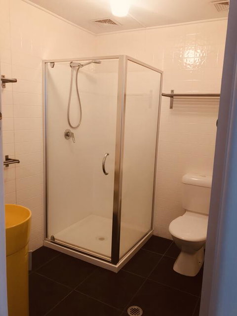 Ella May Holiday Flats - Taree Accommodation 3