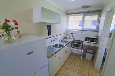 Emu Point Motel - Taree Accommodation 2