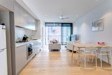 ENCORE IV: Bondi Junction - Taree Accommodation 1