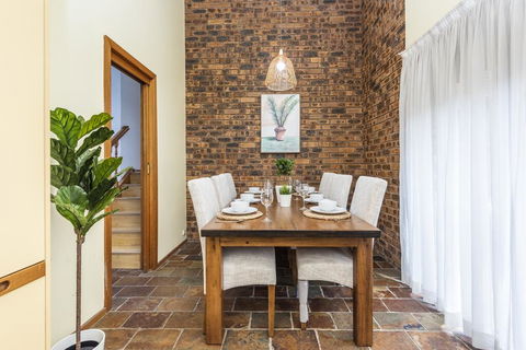 Epping 3BR 3BA Fast Wifi Easy Parking House - Taree Accommodation 3