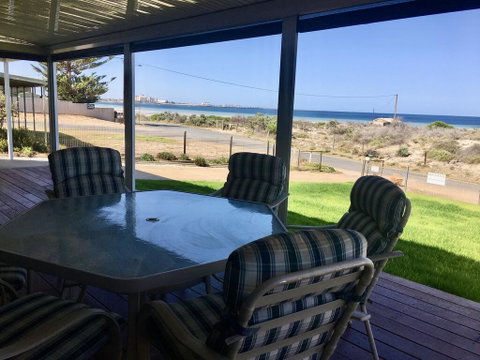 Family Tides - Taree Accommodation 3