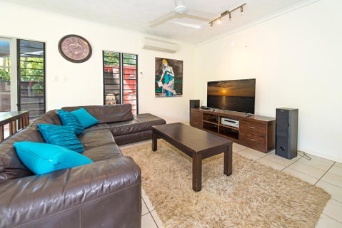 Fannie Bay Art House - Taree Accommodation 3