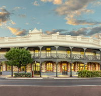 Farmers Home Hotel - Taree Accommodation
