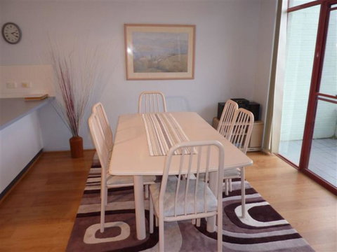 Fathoms 14 - Mollymook - Taree Accommodation 1