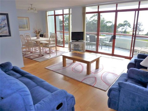Fathoms 14 - Mollymook - Taree Accommodation 3