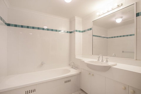 Fathoms 6 - Mollymook - Taree Accommodation 2