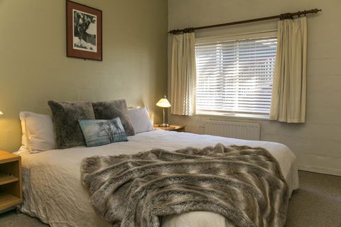 Feathertop Alpine Lodge - Taree Accommodation 2