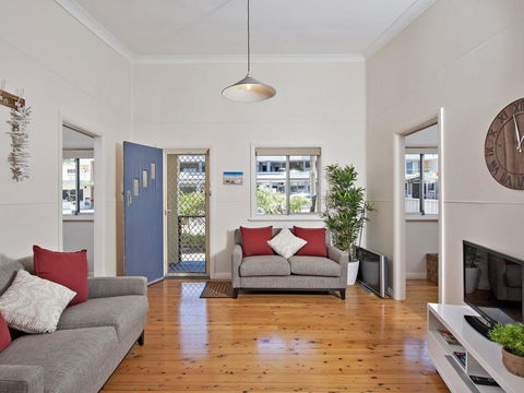 Fingal Beach Shack @ Fingal Bay - Taree Accommodation 0