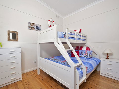 Fingal Beach Shack @ Fingal Bay - Taree Accommodation 2