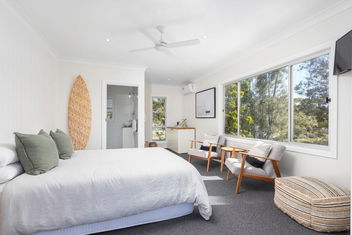 Finns At Old Bar with Taree Accommodation
